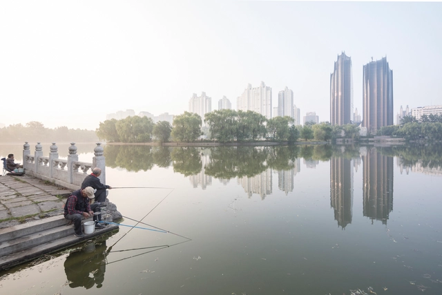 Laurian Ghinitoiu registra o Chaoyang Park Plaza do MAD em seu contexto urbano - Imagem de Destaque