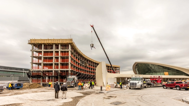 Projeto de transformação do terminal TWA de Eero Saarinen em um hotel tem sua estrutura concluída - Imagem de Destaque