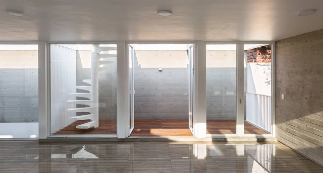 Casa Camelia / VRTICAL - Casas, Puerta, Fachada, Pilares