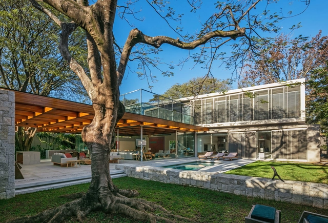 Flamboyant Residence / Perkins&Will - Houses