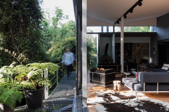 CASA-TALLER GS / Gaeta-Springall Arquitectos - Casas, Patio, Puerta, Fachada, Fijación Vigas, Sillas