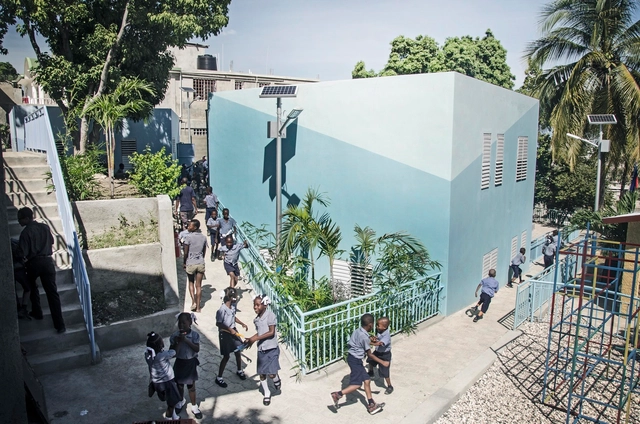 Escuela de esperanza / Emergent Vernacular Architecture (EVA Studio) - Escuelas