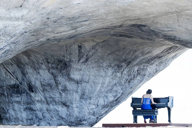 Listening Series: Playing Spaces - Featured Image