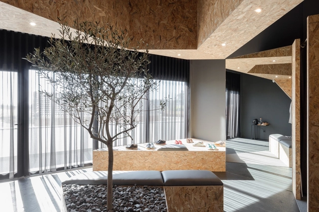 Gentleman / 3r Ernesto Pereira - Showroom, Bedroom, Door, Beam, Facade, Bed