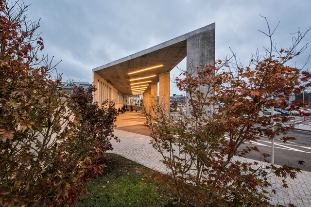 维尔纽斯国际机场的公交站 / Vilniaus architektūros studija - 公交站