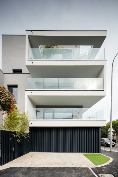 Jean Jaures / Oggo Studio Architects - Residencial