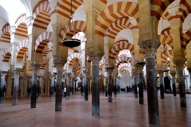 Córdoba, Sevilla y Granada, protagonistas en el último libro de Rafael Moneo - Imagen Principal