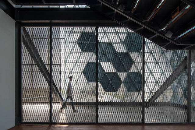 Rong Num Kaeng / TA-CHA Design  - Residential, Facade, Handrail, Fence