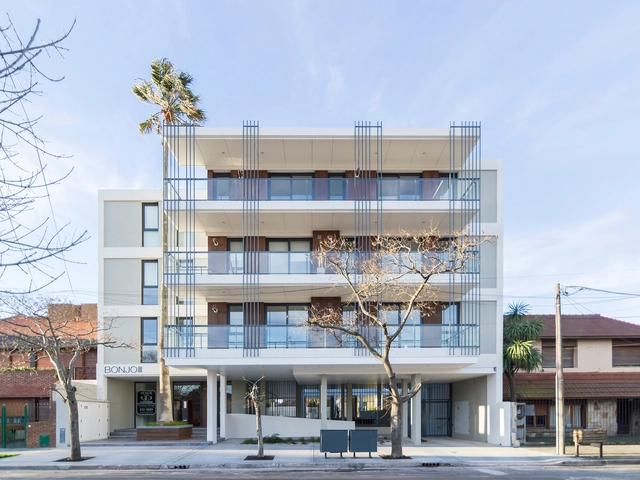 Mio Building Bonjo III / Estudio Moirë arquitectos - Residential, Facade