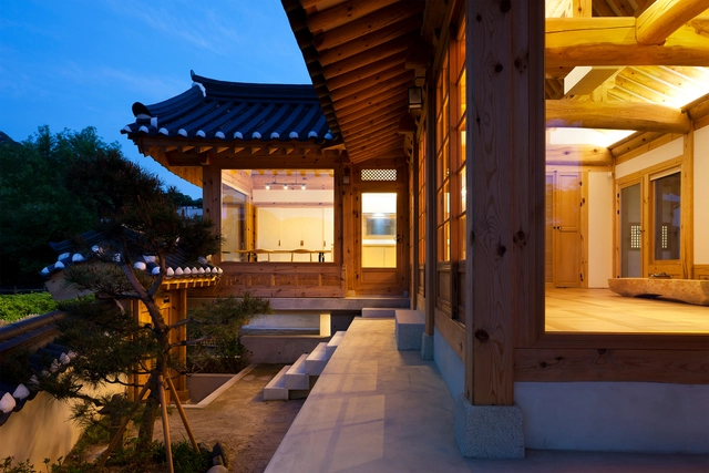 Knock Knock Heon / guga Urban Architecture - Houses, Deck, Facade, Beam