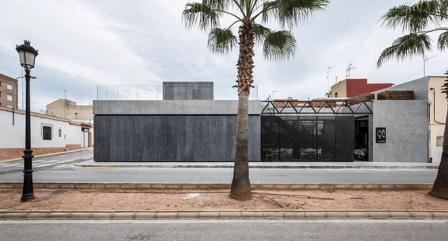 El Gordo y el Flaco Restaurant / VIMARVI - Restaurant, Facade, Fence