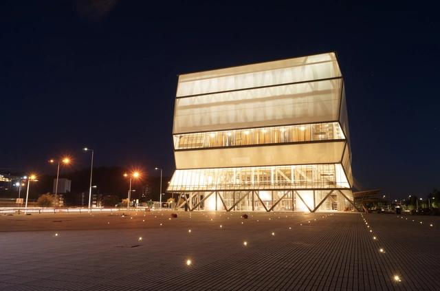 Comienzan las pruebas de luces para la apertura del Teatro Regional del BioBío de Smiljan Radic, Eduardo Castillo y Gabriela Medrano - Imagen Principal