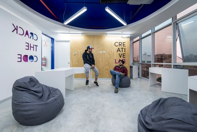 Crack the Code / TRU Arquitectos - Interiores De Oficina, Dormitorio, Mesas, Sillas
