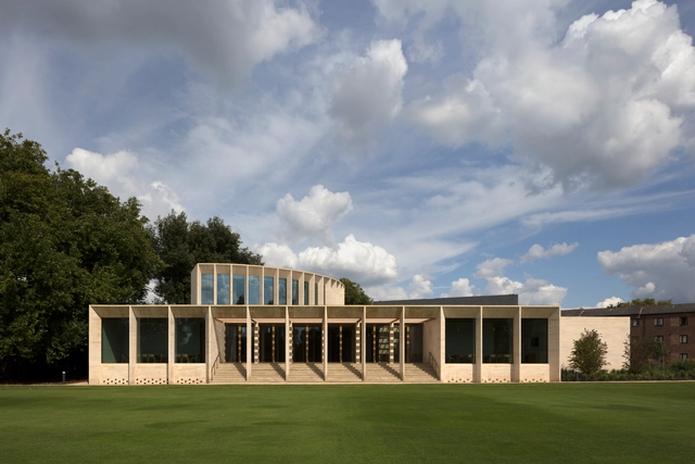 Centro Sultan Nazrin Shah / Niall McLaughlin Architects - Universidade