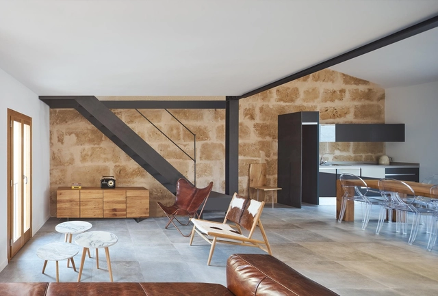Design in Old Town  / Minimal Studio - Casas, Dormitorio, Puerta, Fijación Vigas, Mesas, Iluminación, Sillas