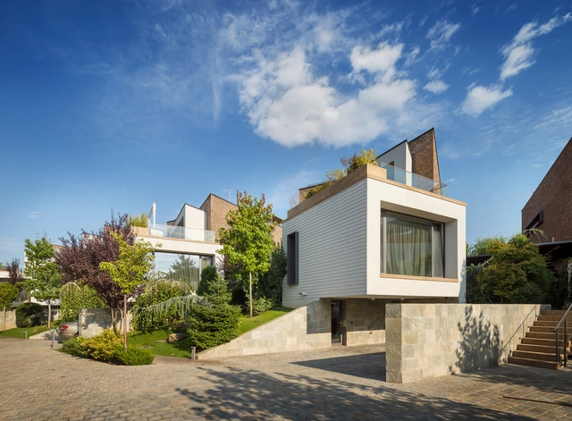 Evening on the Hill / Fabrica de arhitectura - Houses, Garden, Facade