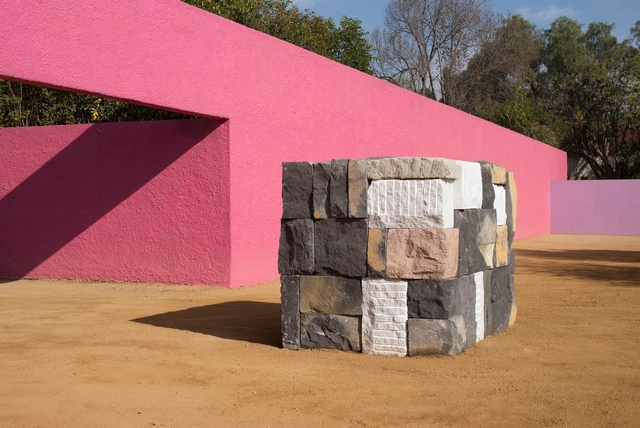 Sean Scully en la Cuadra San Cristóbal de Luis Barragán, la Obra Maestra del Movimiento Moderno - Imagen Principal