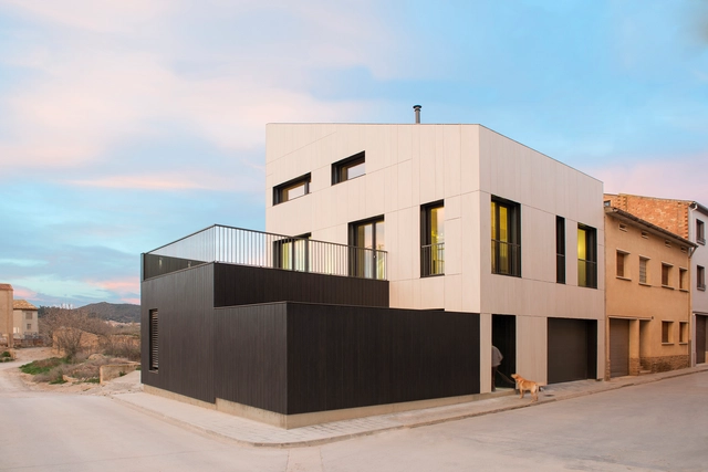 Casa JM2 / Anna Lopez i  Pilar Rodriguez - Sustentabilidad, Fachada, Puerta