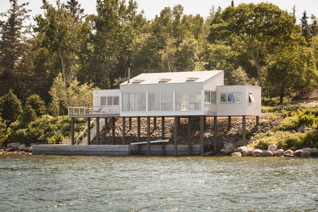 Casa sobre el agua / Elliott + Elliott Architecture - Casas