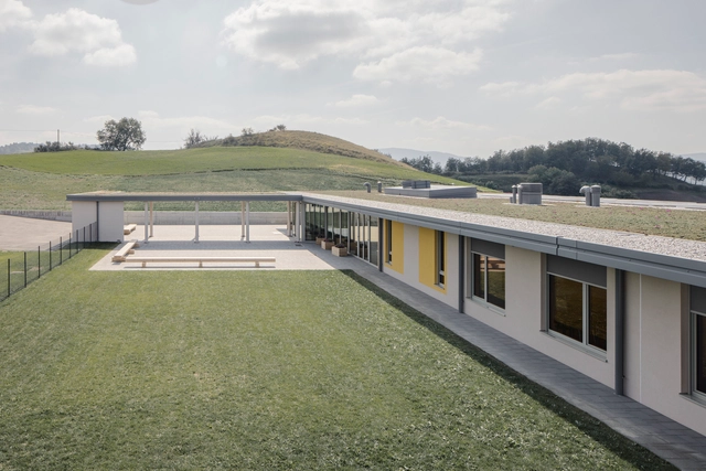 Primary School in Loiano / Studio Contini - Elementary & Middle School, Garden, Facade