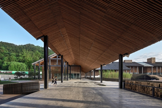 Jiezi Ancient Town Meiyi Square / Beijing Huaqing An-design Architects - Landscape Architecture, Facade, Beam