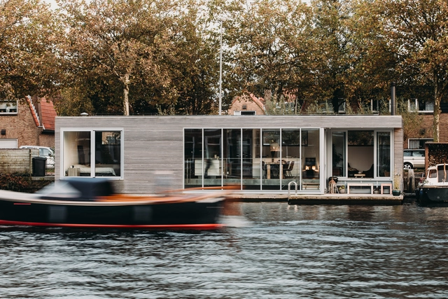 Casa flotante Haarlem Shuffle / vanOmmeren-architecten - Casas