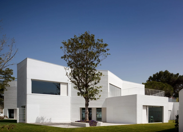Parque Kindergarten / PROMONTORIO - Kindergarten, Facade, Door