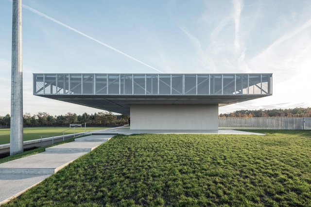Plaine des Sports / OLGGA Architects + Atelier CAMBIUM - Centro Multideportivo