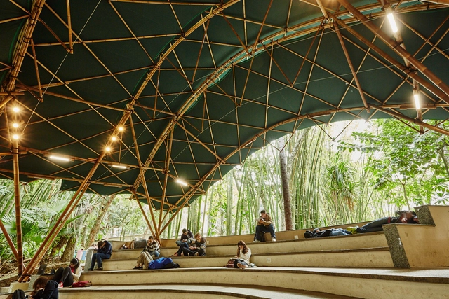 Estructura espacial de bambú para anfiteatro / Bambutec Design - Anfiteatro