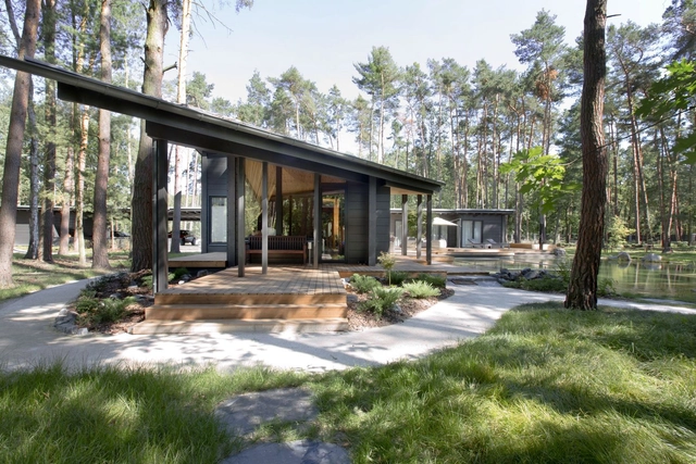Residence RR / monom - Houses