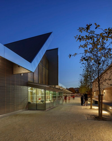 L’ATALANTE / KOZ architectes - Gimnasio