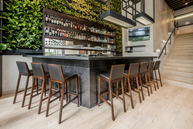 TOSHi Nikkei Restaurant / Palacio Arquitectos - Restaurant, Cocina, Escaleras, Mesas, Encimera, Sillas