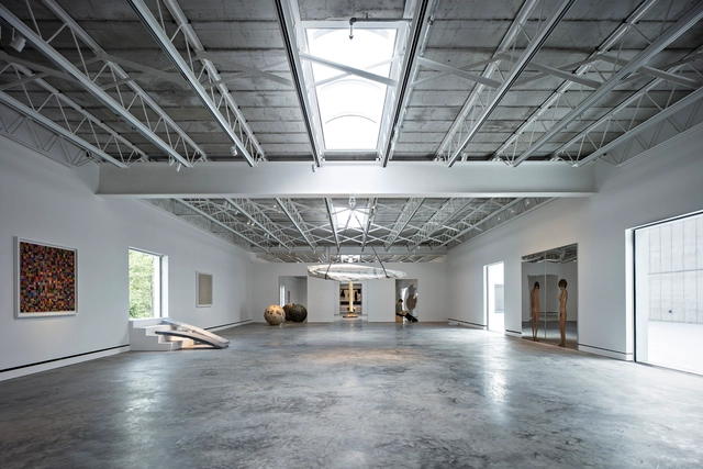 Magazzino Italian Art  /  MQ Architecture - Galería, Fijación Vigas