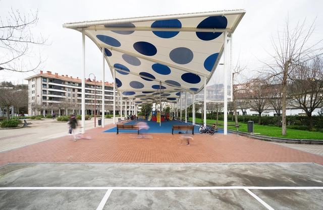 Cubierta para el parque infantil Igerain-Gain / Iñigo Peñalba Arribas - Renovación, Fachada