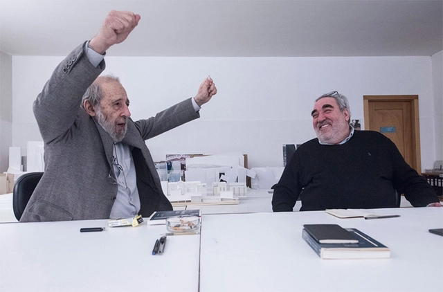 O belo e o feio na arquitetura: uma conversa entre Álvaro Siza e Souto de Moura - Imagem de Destaque