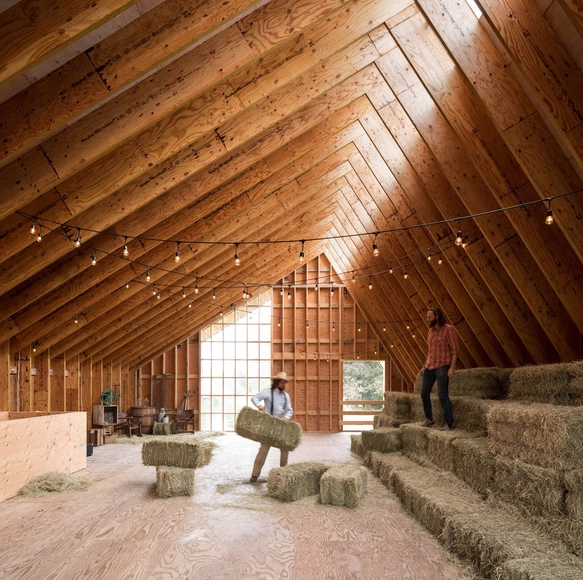 建筑师为父母构建温暖农庄谷仓 / MOTIV Architects - 谷仓