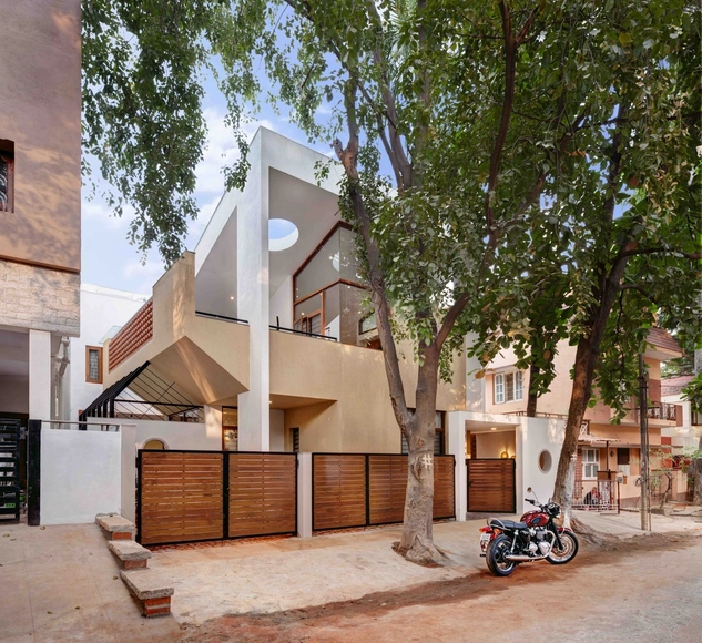 Casa Sampada / 1leapingfrog Studio - Casas