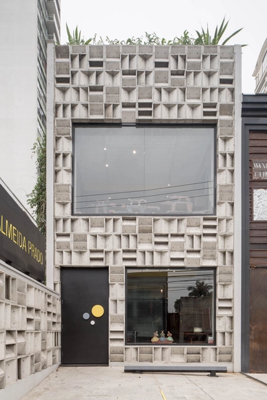 11 Meia 1 Gallery / Debaixo do Bloco Arquitetura - Gallery