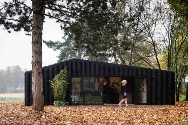 Buitenhuis / Chris Collaris Architects + Dutch Invertuals - Casas