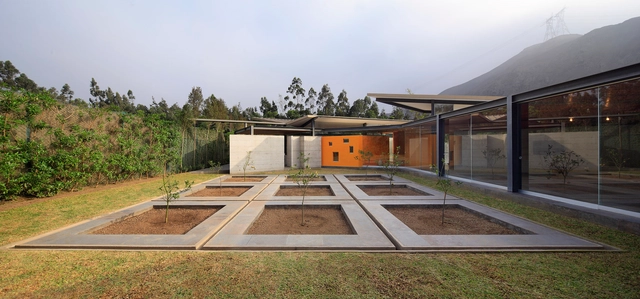 Casa Campo Oeste / Poggione + Biondi Arquitectos - Casas, Jardín, Fachada