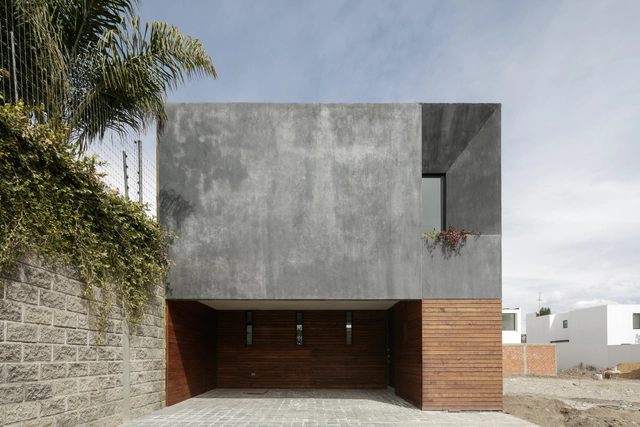 Casa Once / Espacio 18 Arquitectura + Cueto Arquitectura - Casas