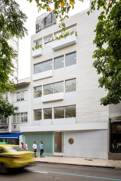 Leblon Building / Felipe Hess Arquitetos - Houses Interiors, Facade, Door