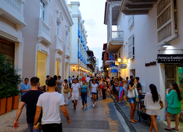 Cartagena peatonalizará su centro histórico para el "goce del espacio público" - Imagen Principal