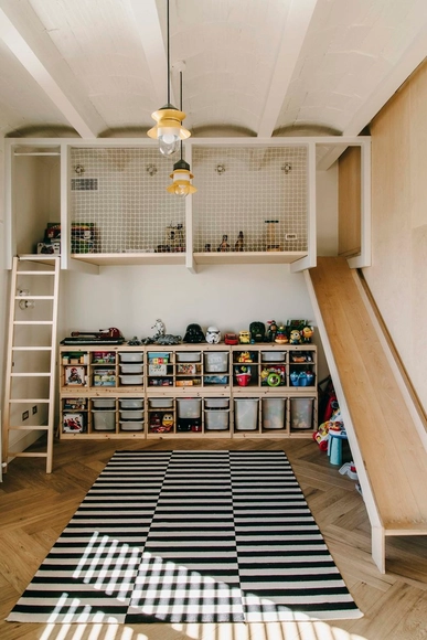 Ático en Sant Gervasi / Isabel López Vilalta + Asociados - Apartamentos, Dormitorio, Escaleras, Barandas, Fijación Vigas, Puerta