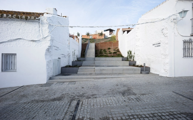 Praça das Almas e do Nazareno / WaterScales arquitectos - Restauração