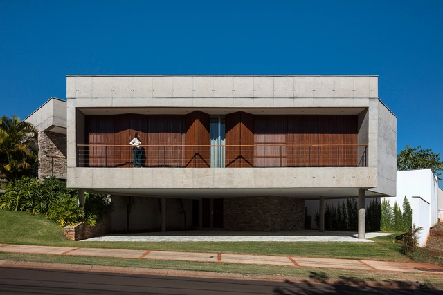 Casa LCC / Aguirre Arquitetura - Casas, Fachada, Porta