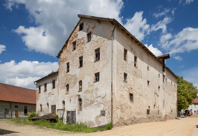 Una antigua cervecería es convertida a un Hotel / KÜHNLEIN Architektur - Reconversión