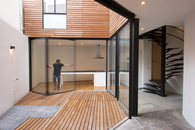 GR29 / Coop Arquitectura + Vrtical - Renovación, Puerta, Fachada, Fijación Vigas
