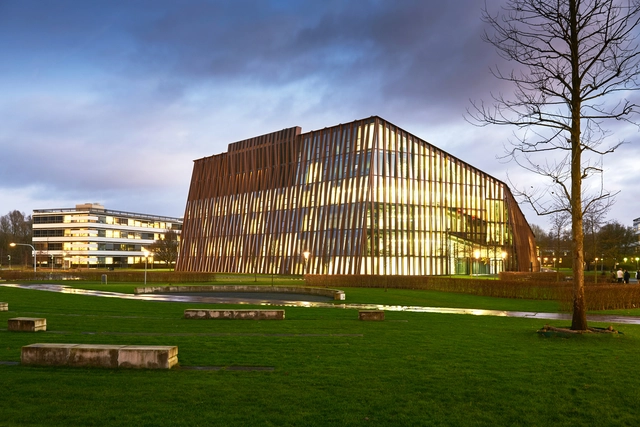 欧洲能源学院 / Broekbakema + De Unie Architecten - 大学