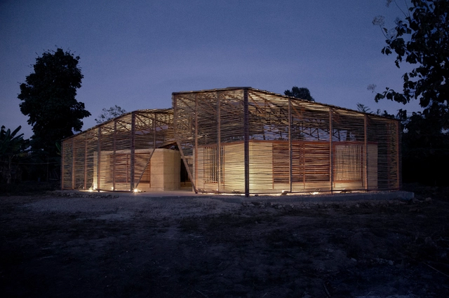 Escuela Min Tu Won / Orbe Architecture + Estudio Cavernas + INDA + W.E. Wattanachote + Lasavanich - Escuelas